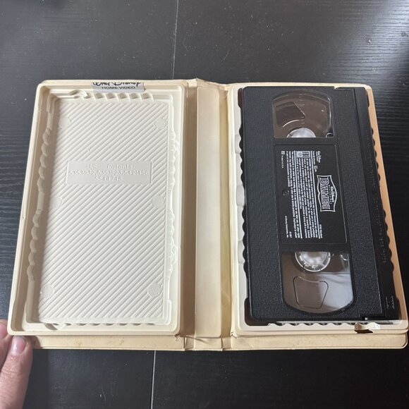 Bambi (Walt Disney's Masterpiece) [VHS] 55th Anniversary - Picture 4 of 6